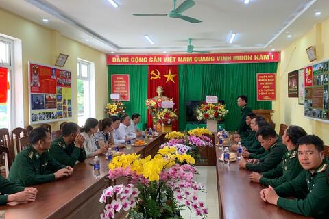 Lãnh đạo Đăk Plô thăm và chúc mừng Ngày Truyền thống Bộ đội Biên phòng (3/3/1959 - 3/3/2025) và 36 năm Ngày Biên phòng toàn dân (3/3/1989 - 3/3/2025)